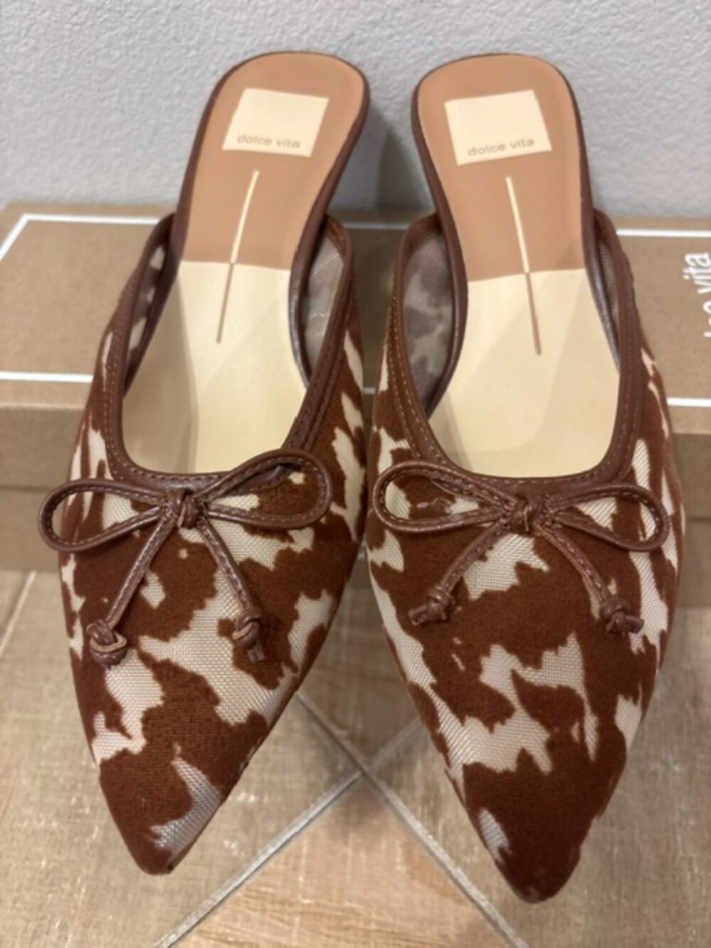 NEW Dolce Vita Cleo Kitten Heel Pumps Animal Print Bow in Cocoa Sizes: 6.5-10 - Picture 5 of 5